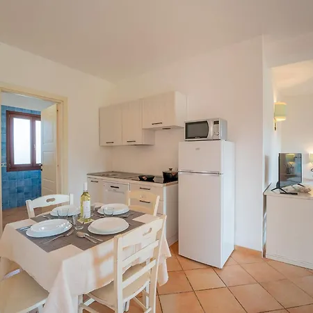 Baia Dei Mirti M4 Sleeps 4 Appartement *